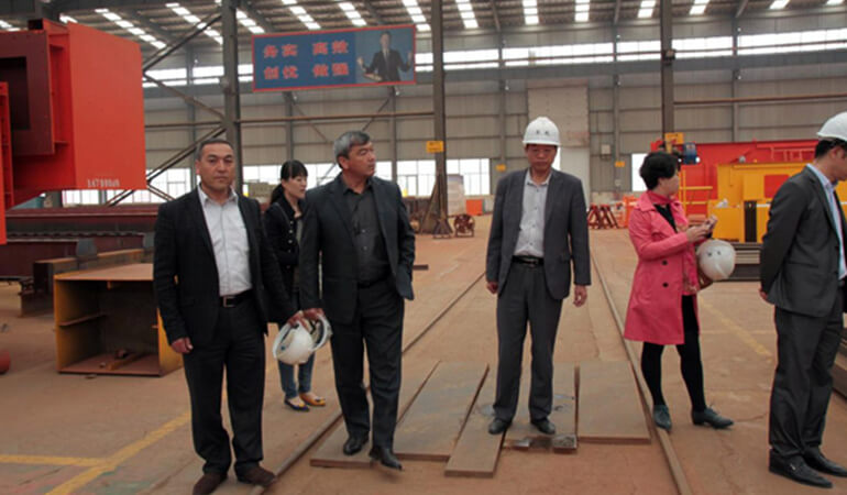 烏克蘭客戶來訪考察東起集團(tuán)